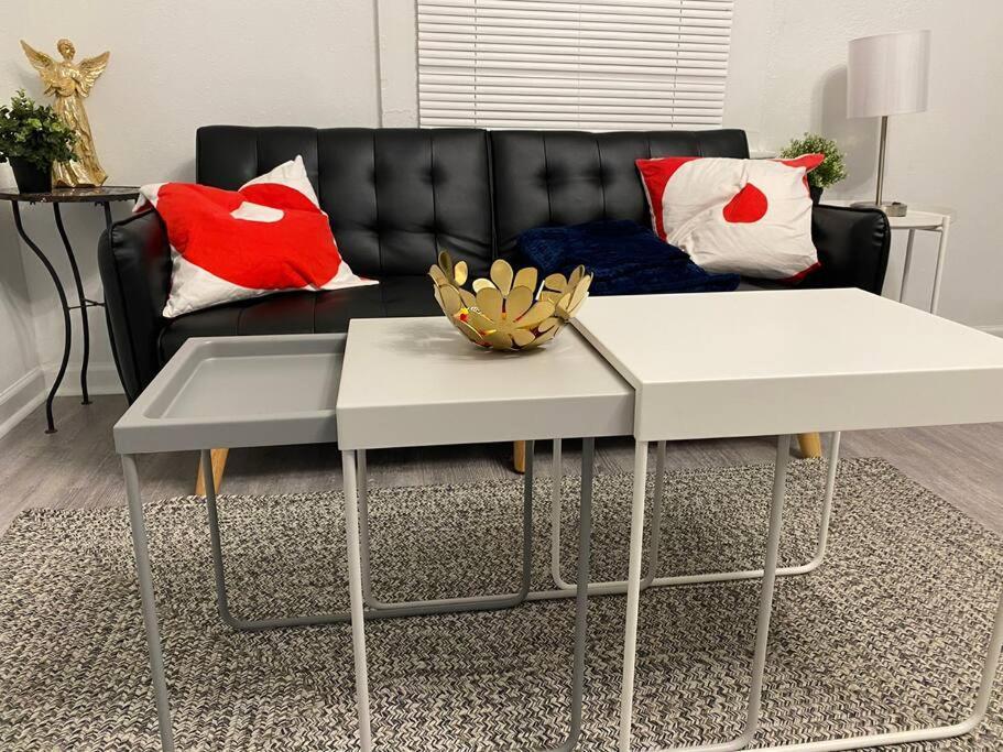 Cozy Studio Bungalow Steps To Armature Works タンパ エクステリア 写真